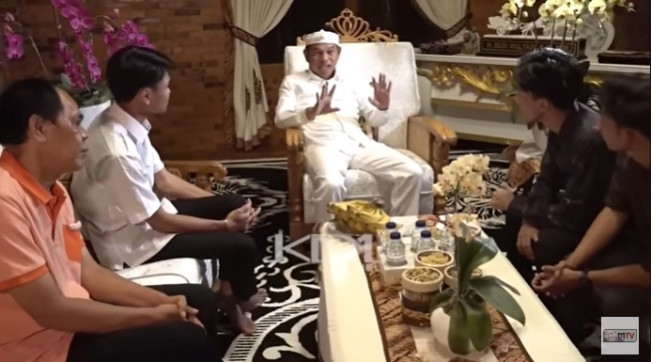 Sahdan Arya Maulana bertemu KDM. (YouTube Kang Dedi Mulyadi)